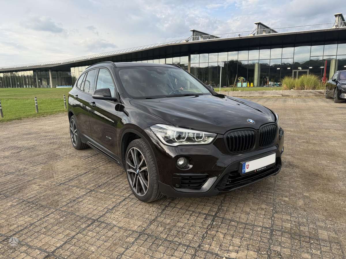 BMW X1, 2.0 l., Внедорожник / Кроссовер
