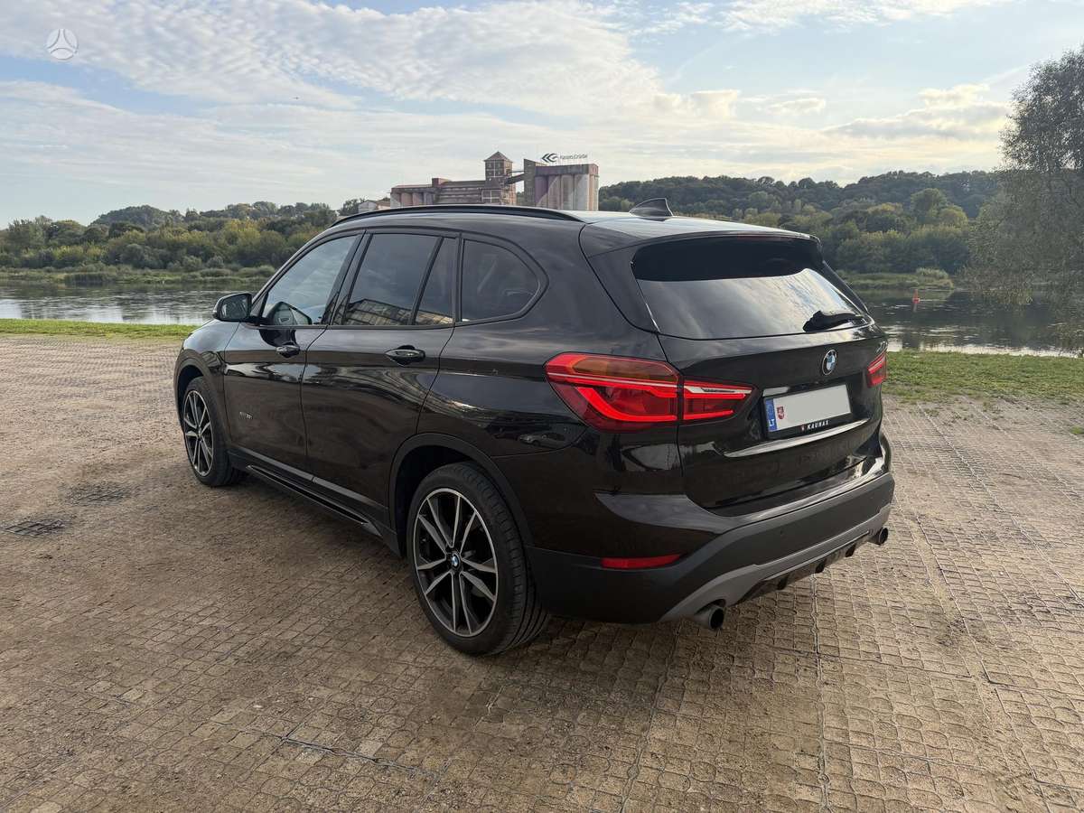 BMW X1, 2.0 l., Внедорожник / Кроссовер