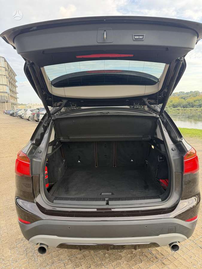 BMW X1, 2.0 l., Внедорожник / Кроссовер