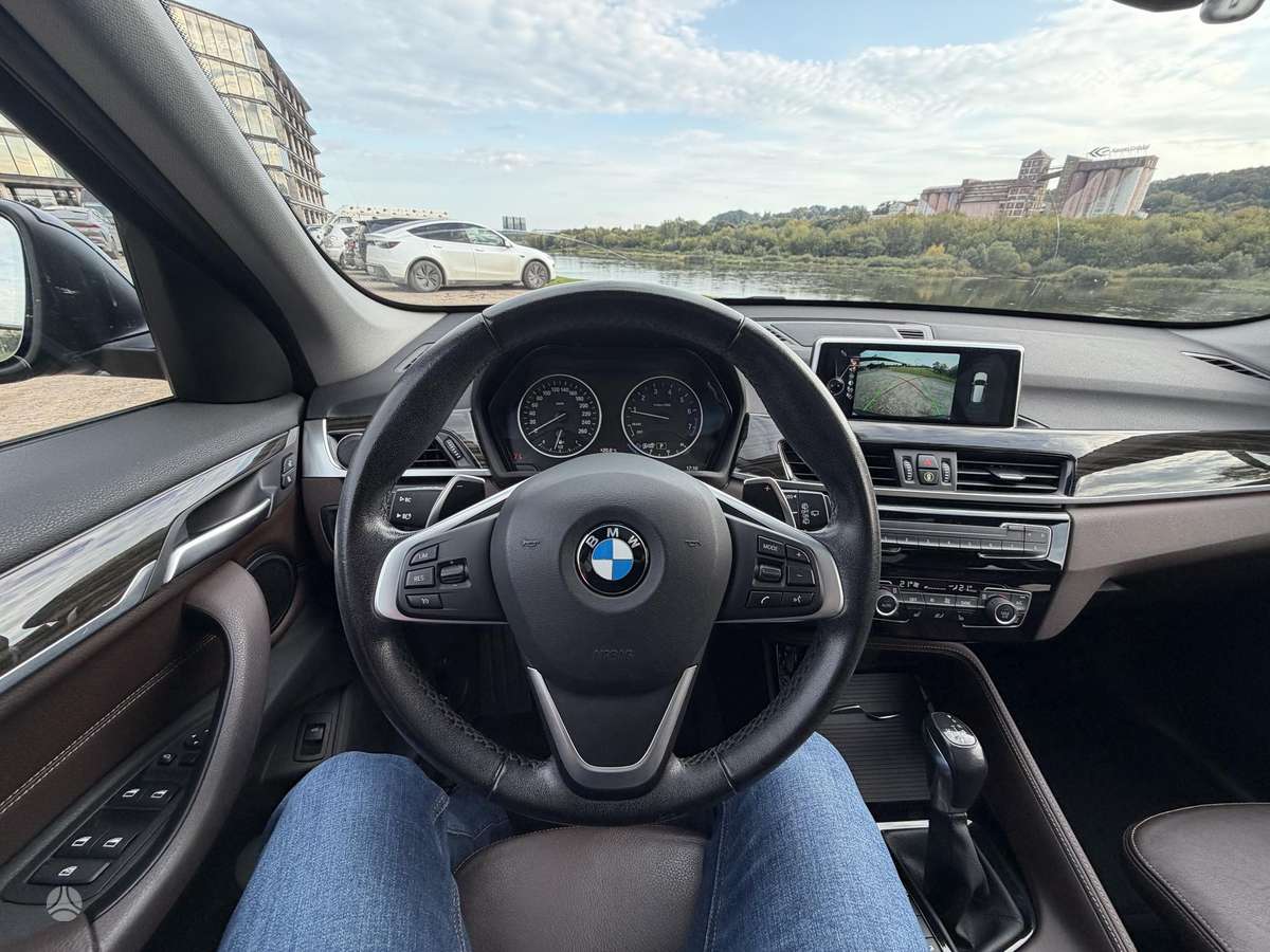 BMW X1, 2.0 l., Внедорожник / Кроссовер