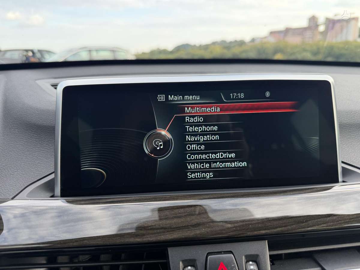 BMW X1, 2.0 l., Внедорожник / Кроссовер