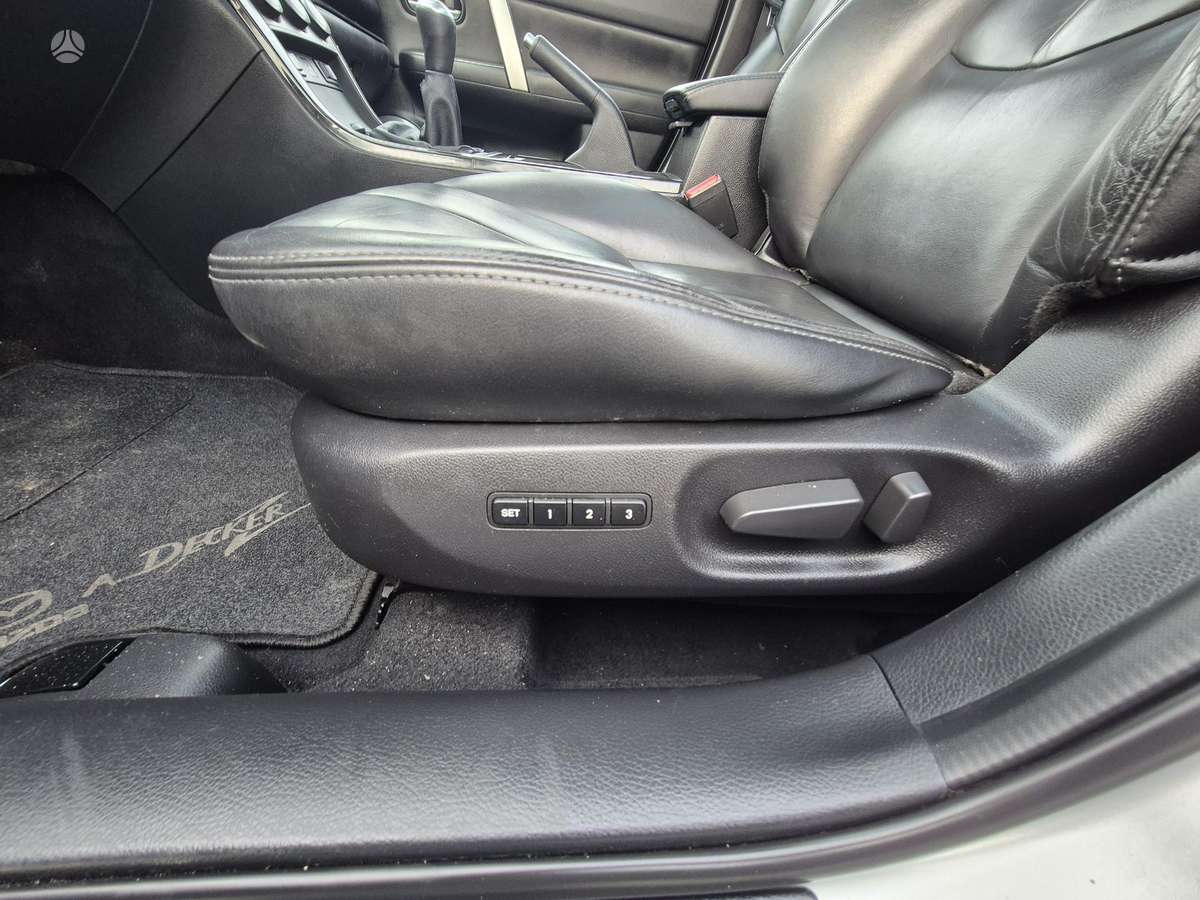Mazda 6, 2.0 l., Хэтчбек