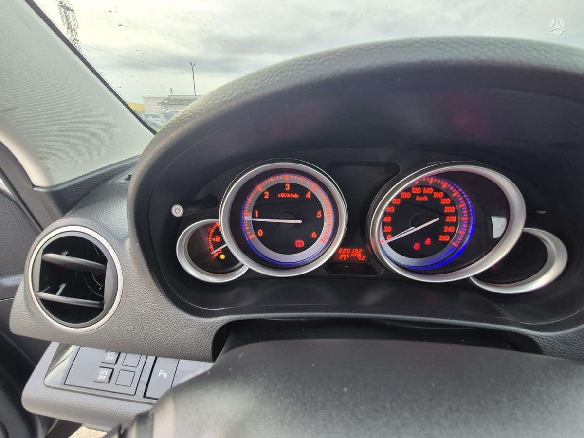Mazda 6, 2.0 l., Хэтчбек