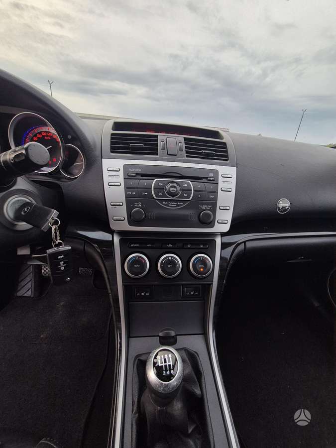Mazda 6, 2.0 l., Хэтчбек