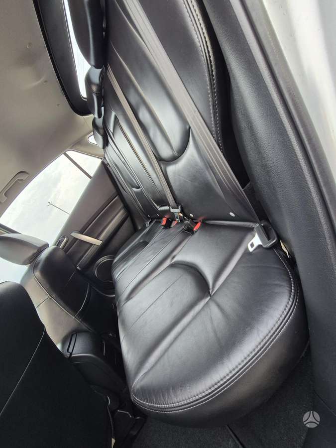 Mazda 6, 2.0 l., Хэтчбек