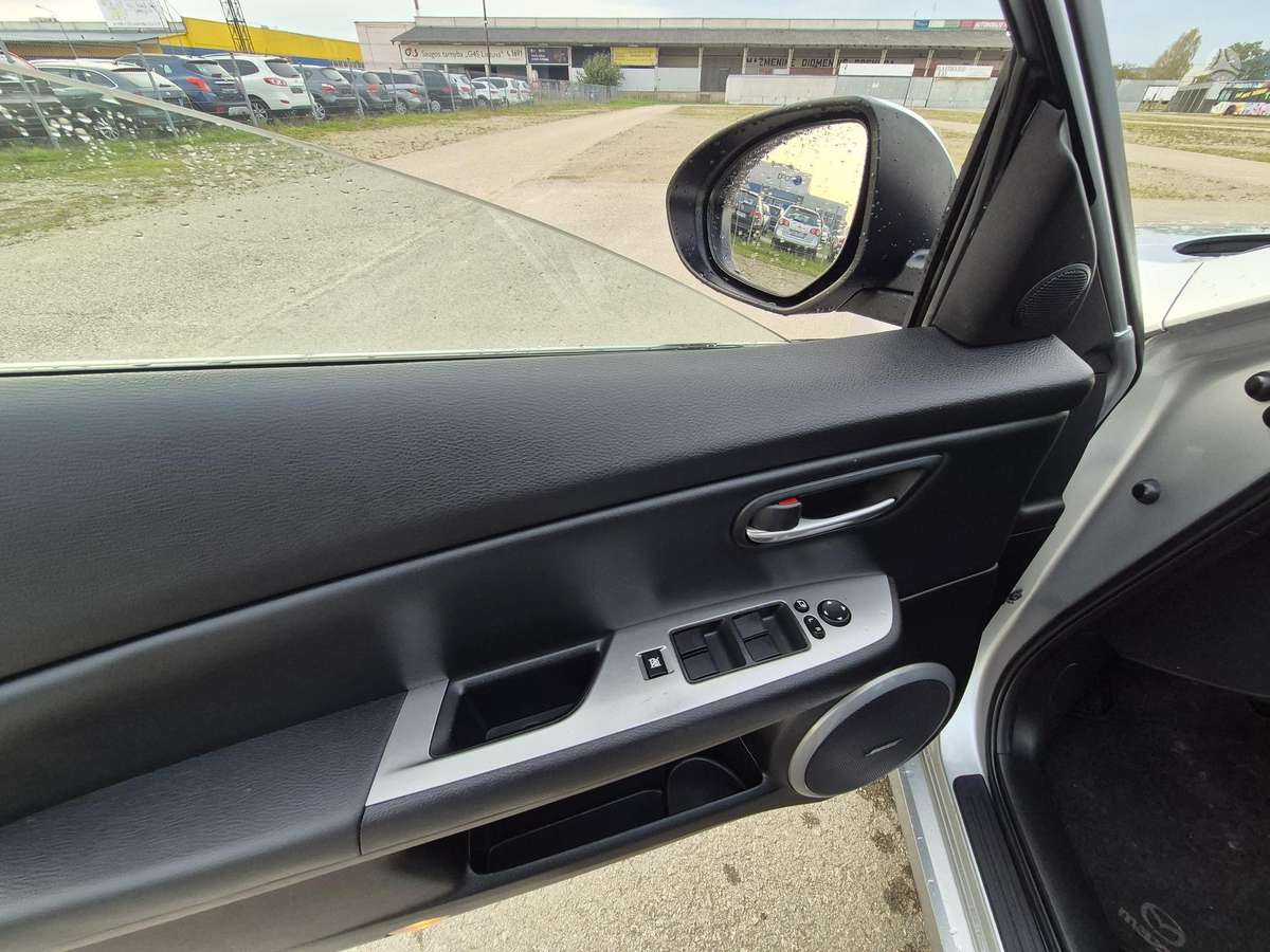 Mazda 6, 2.0 l., Хэтчбек