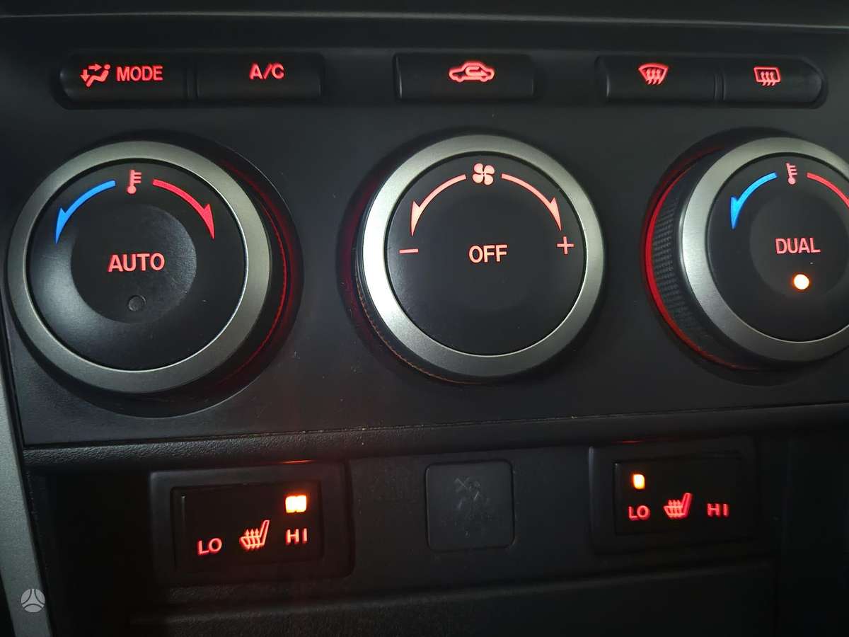 Mazda 6, 2.0 l., Хэтчбек