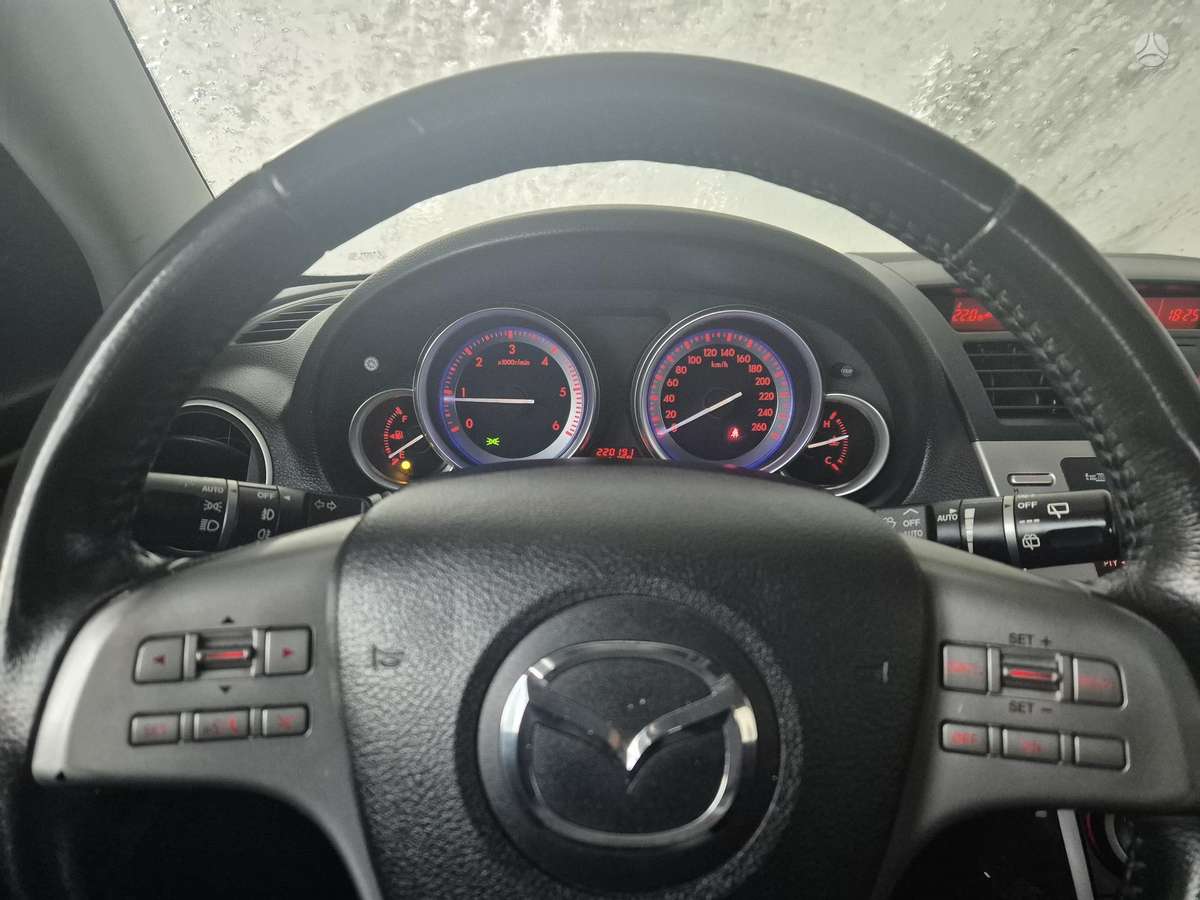 Mazda 6, 2.0 l., Хэтчбек