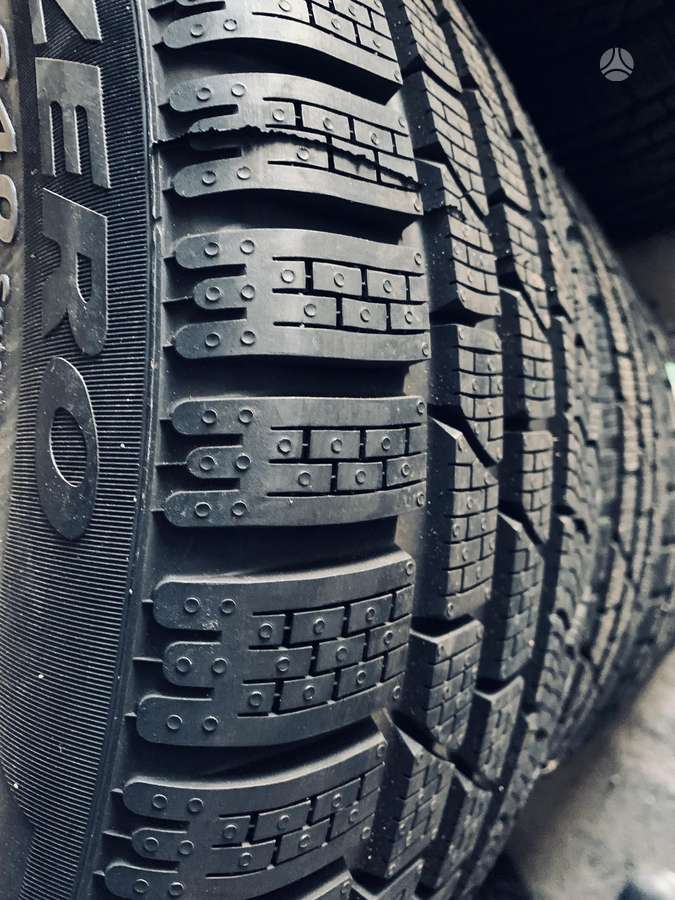 Pirelli, зимние 235/45 R18