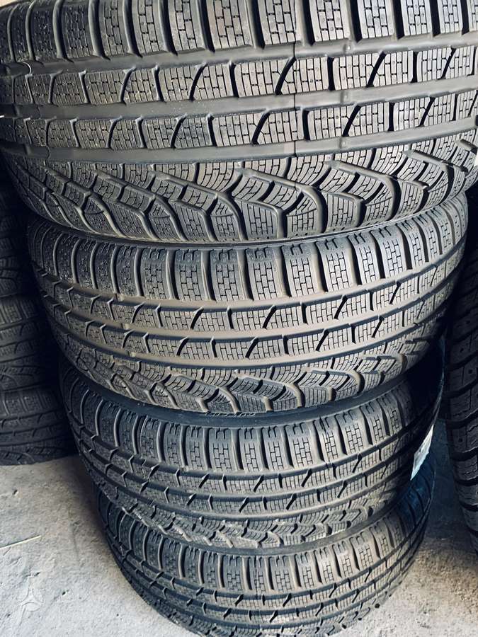 Pirelli, зимние 235/45 R18