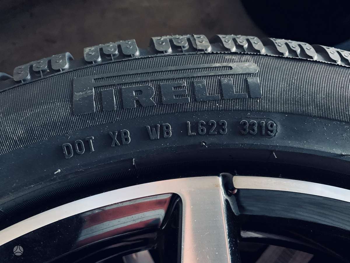 Pirelli, зимние 235/45 R18
