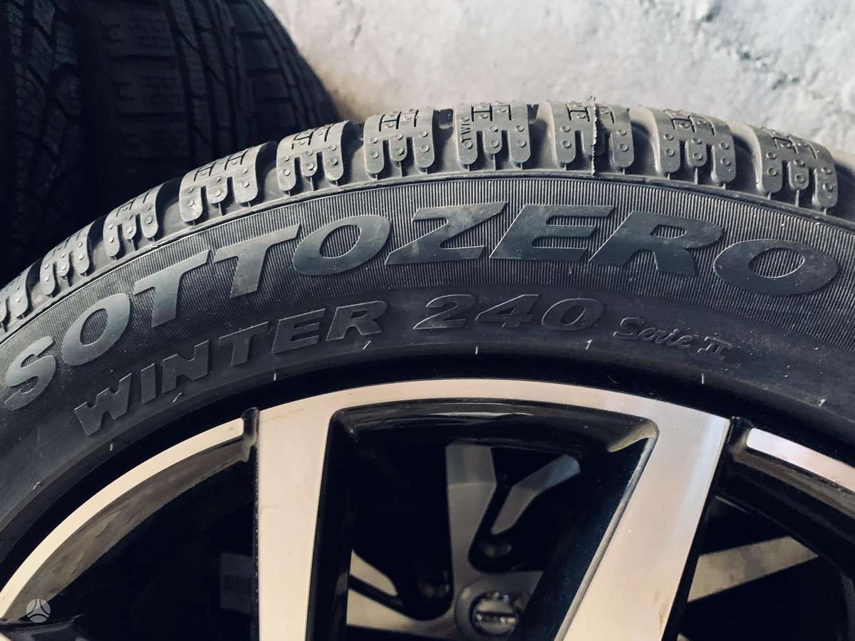 Pirelli, зимние 235/45 R18