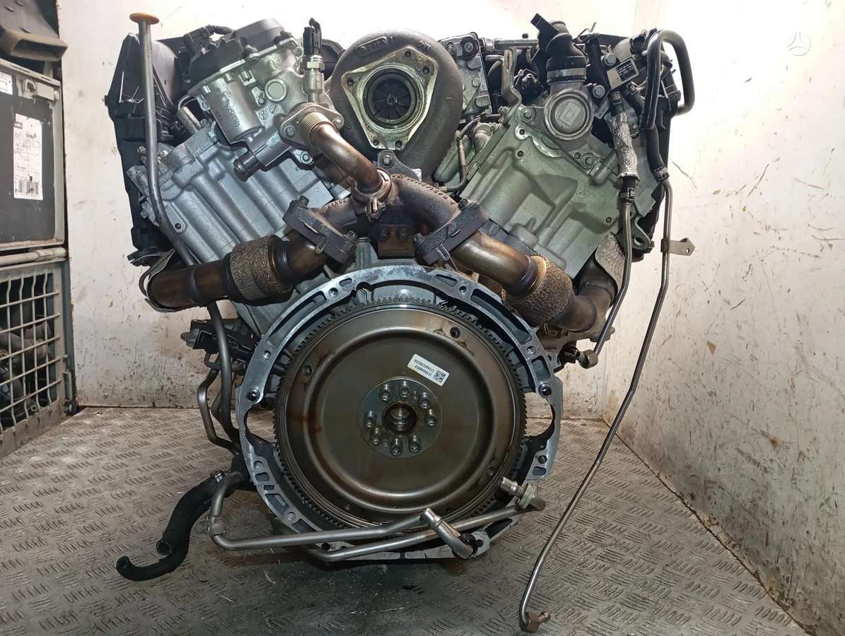 Mercedes-Benz E350, OM642.873, engine parts