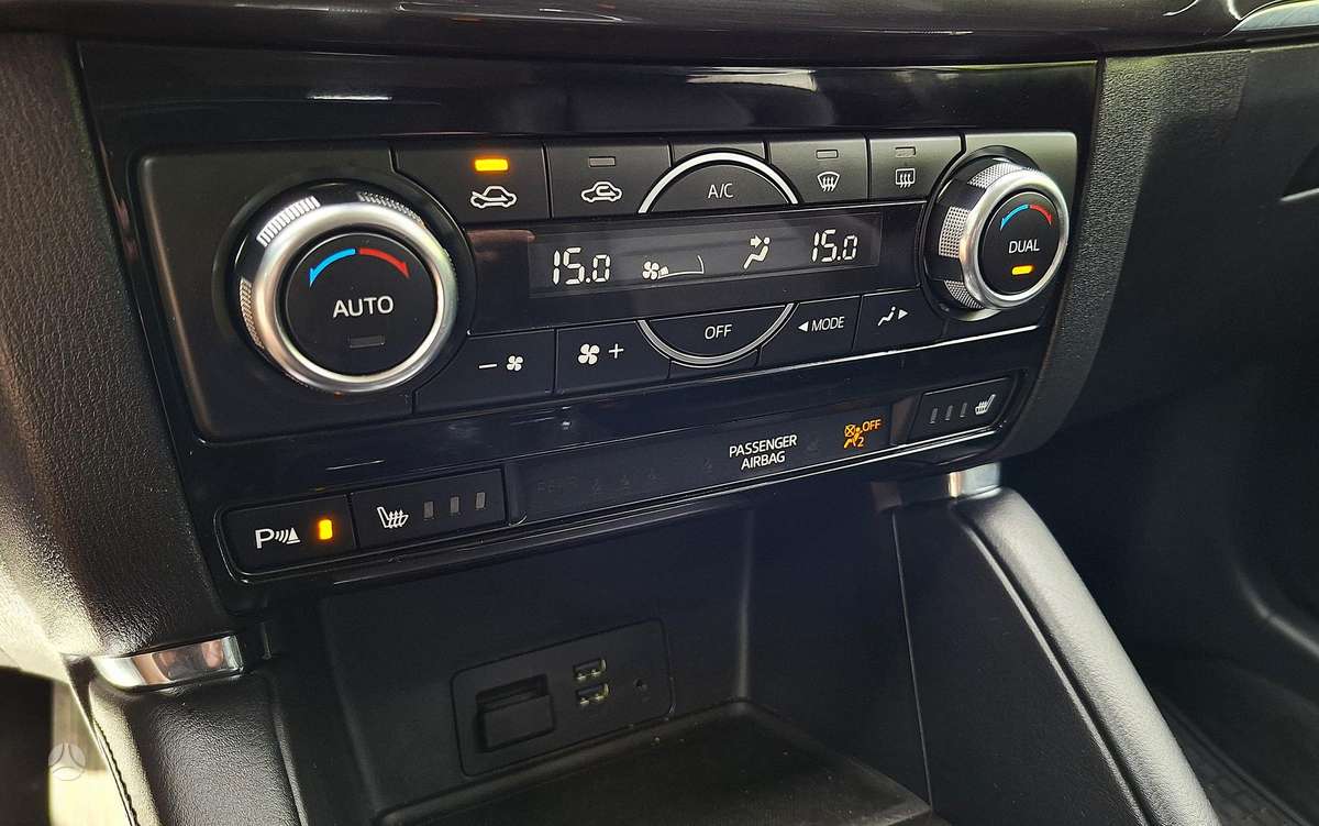 Mazda CX-5, 2.2 l., off-road / crossover