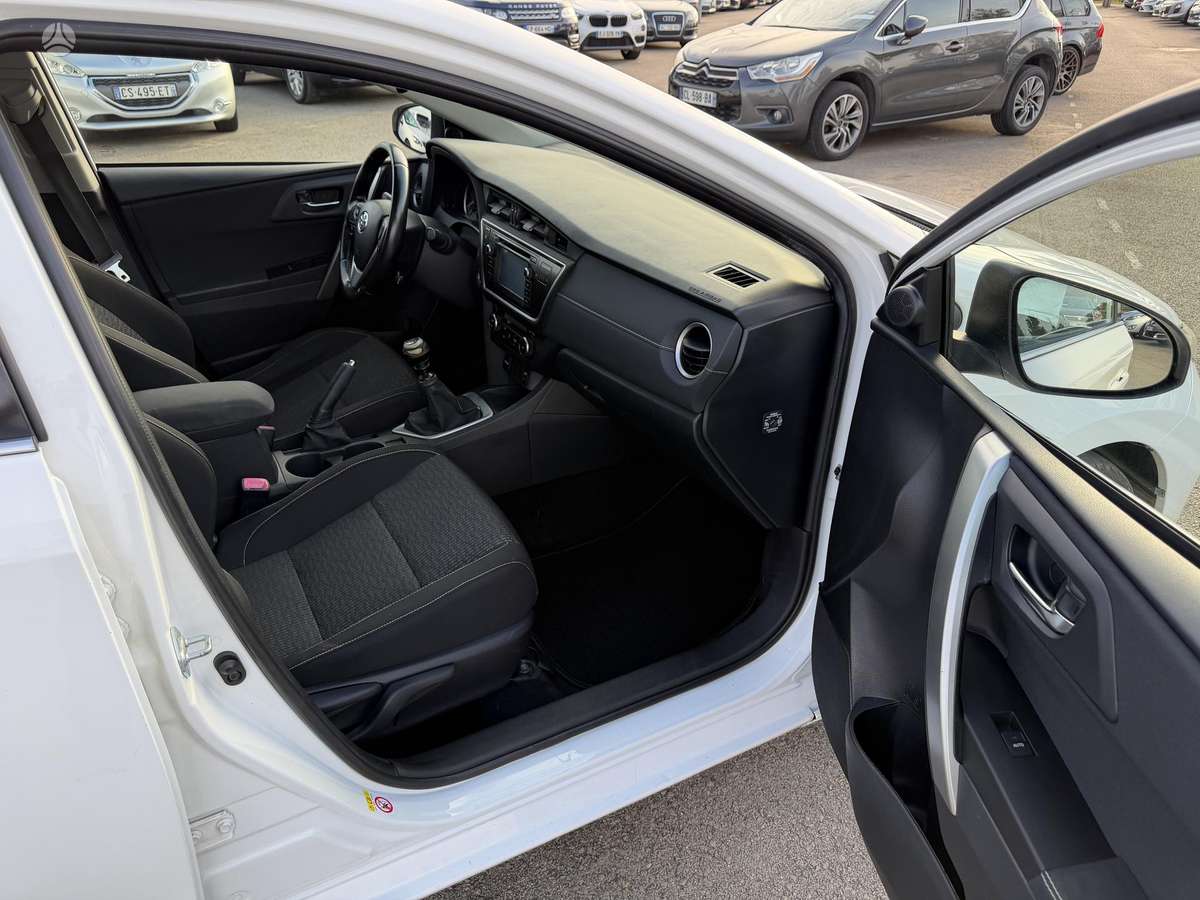 Toyota Auris, 1.4 l., hatchback