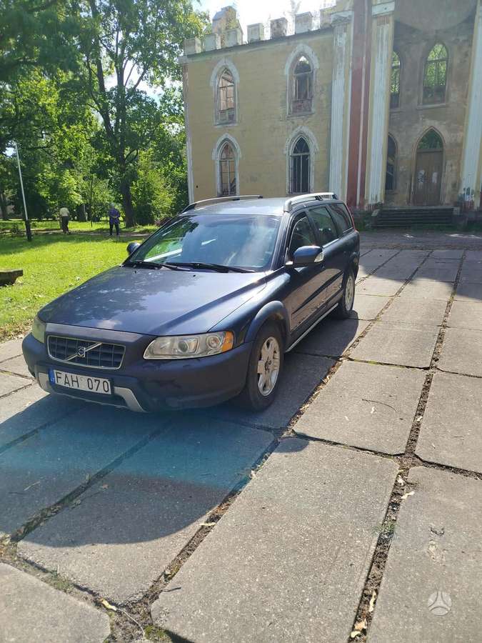 Volvo XC70, 2.4 l., wagon
