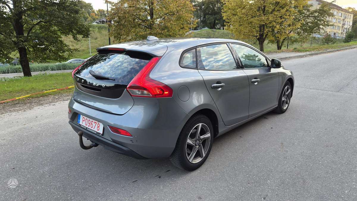 Volvo V40, 1.6 l., Хэтчбек