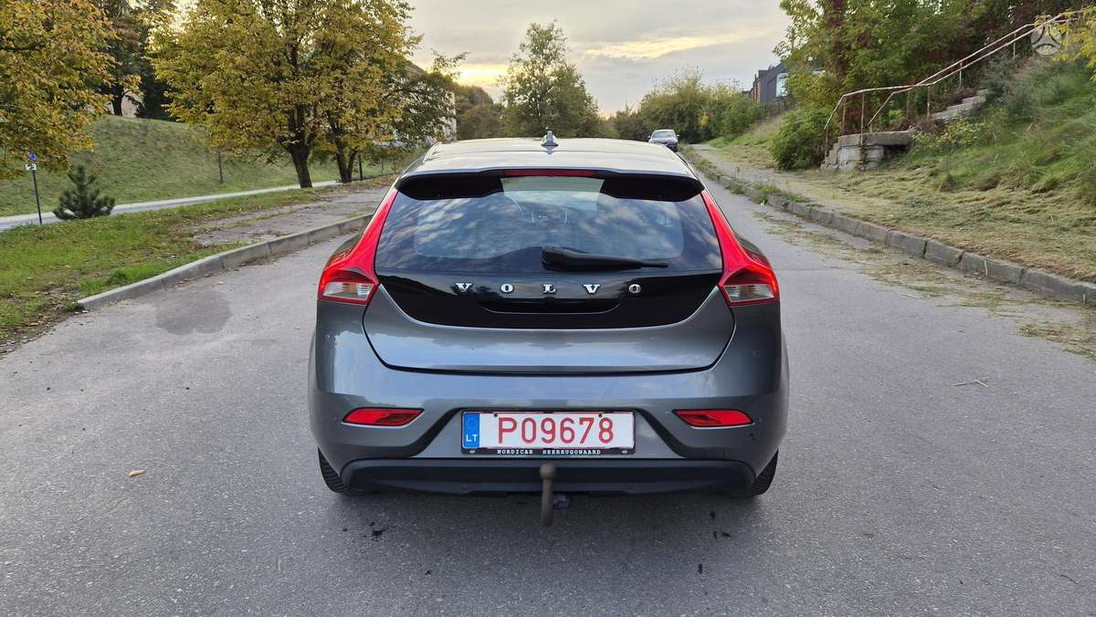 Volvo V40, 1.6 l., Хэтчбек
