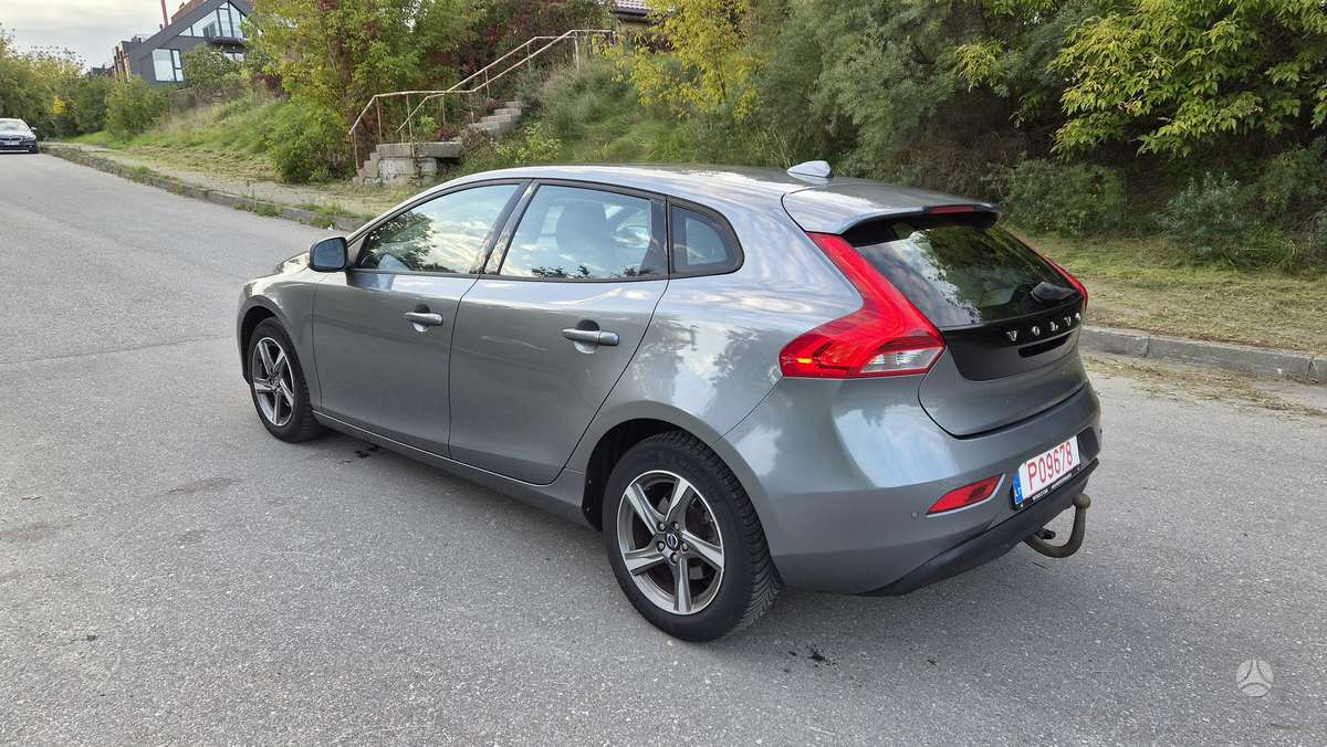 Volvo V40, 1.6 l., Хэтчбек