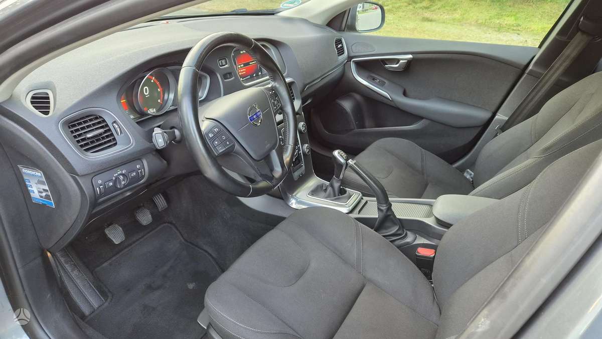 Volvo V40, 1.6 l., Хэтчбек