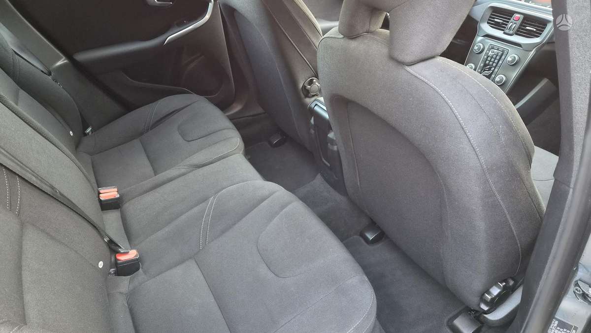 Volvo V40, 1.6 l., Хэтчбек