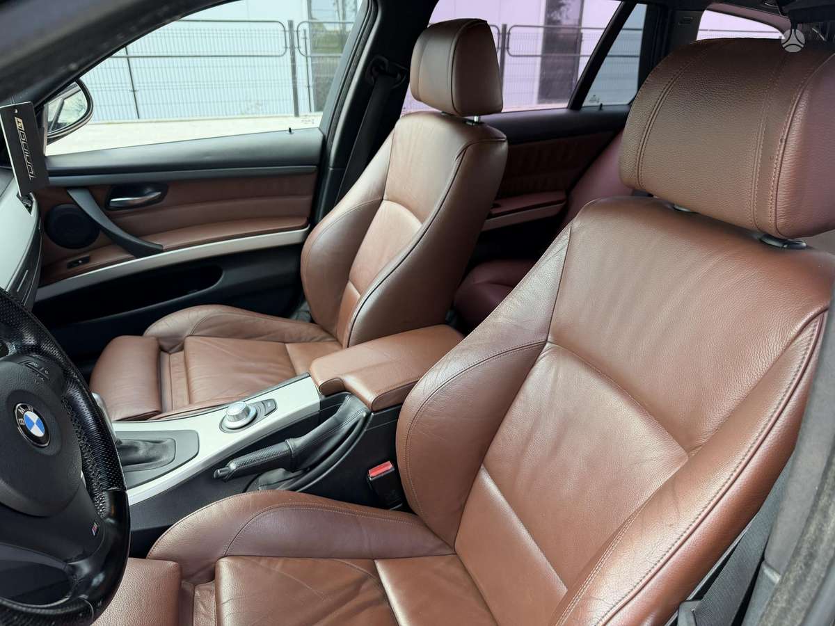 BMW 330, 3.0 l., wagon