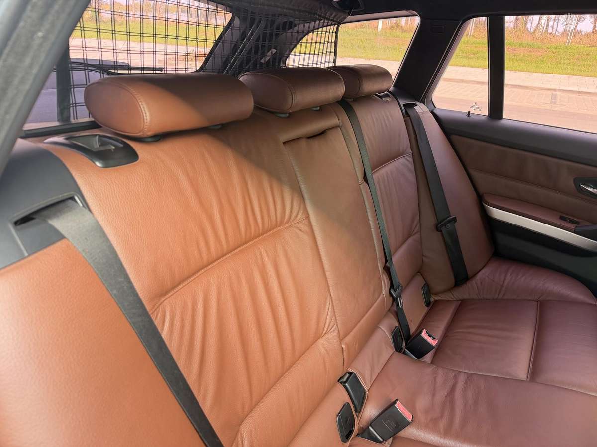 BMW 330, 3.0 l., wagon