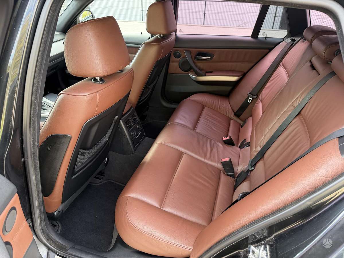 BMW 330, 3.0 l., wagon
