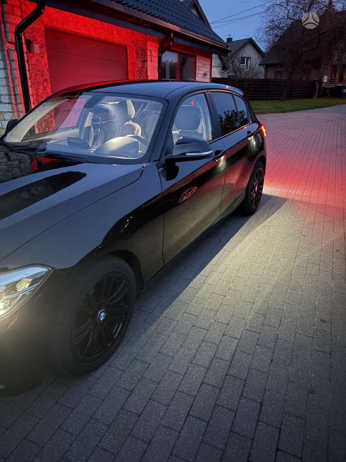 BMW 118, 2.0 l., Хэтчбек