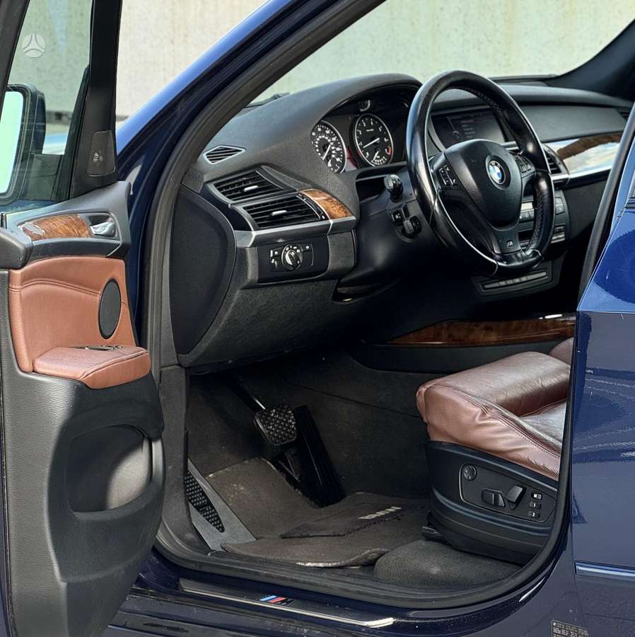 BMW X5, 4.4 l., Внедорожник / Кроссовер