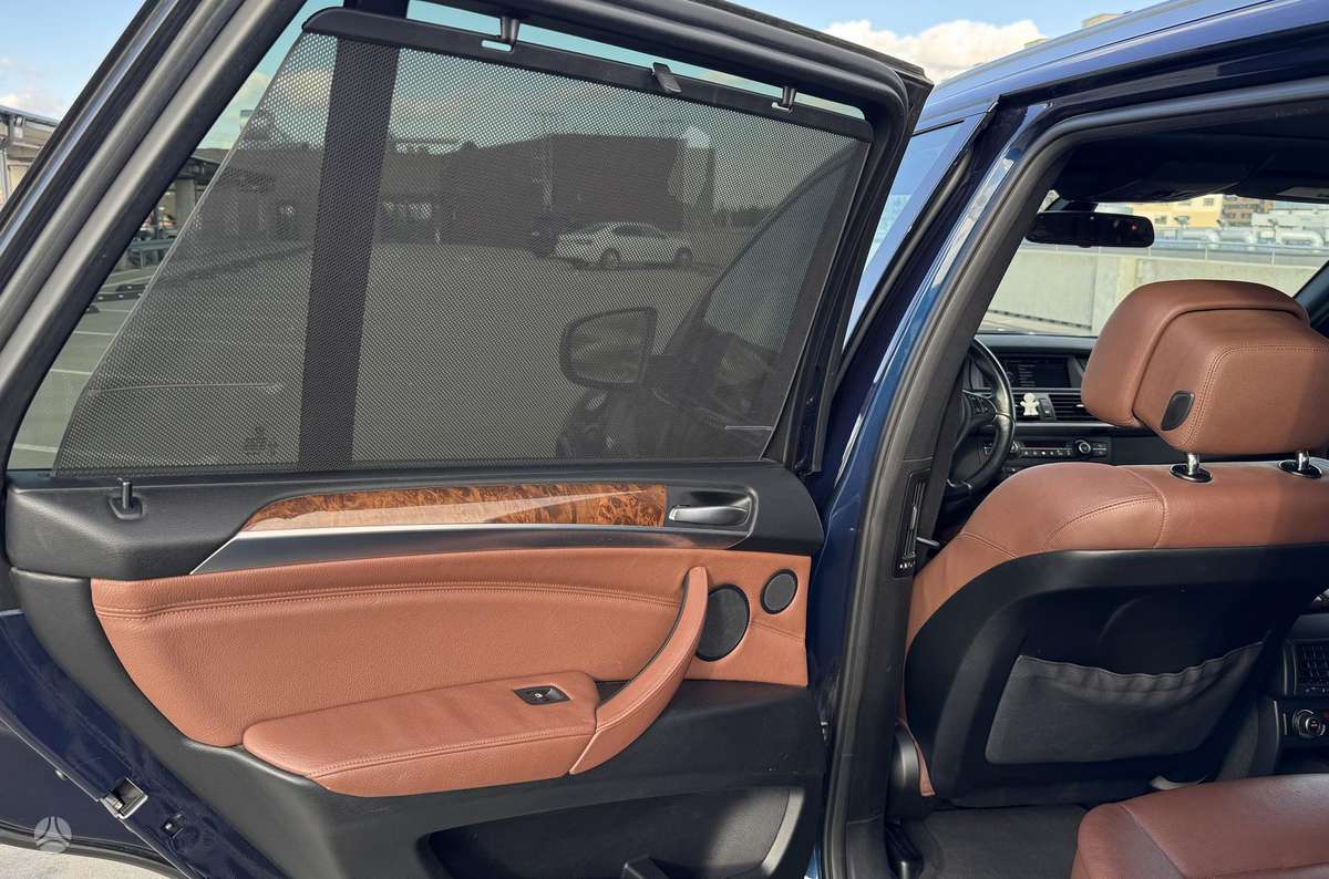 BMW X5, 4.4 l., Внедорожник / Кроссовер