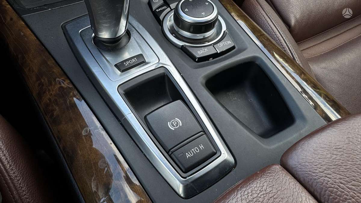 BMW X5, 4.4 l., off-road / crossover