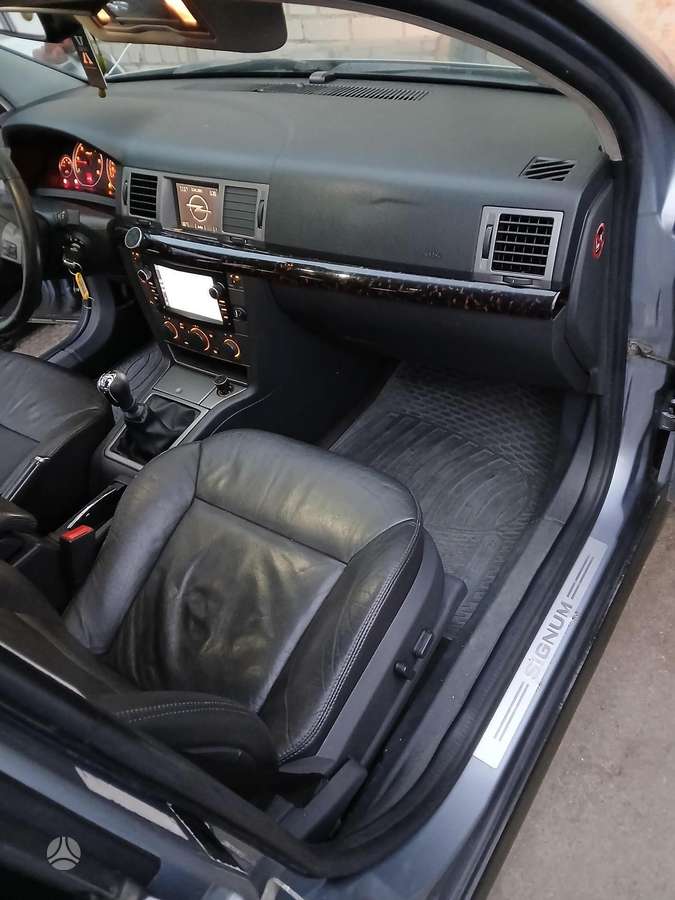 Opel Signum, 2.2 l., hatchback