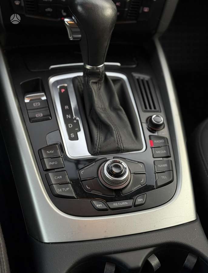 Audi Q5, off-road / crossover