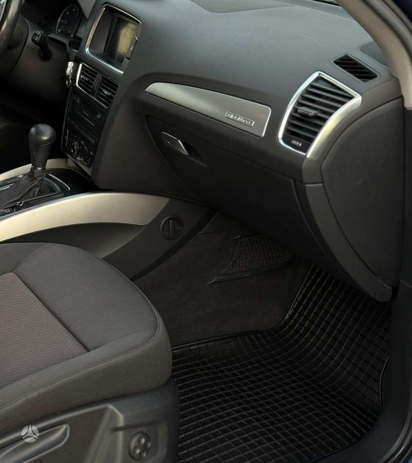 Audi Q5, off-road / crossover