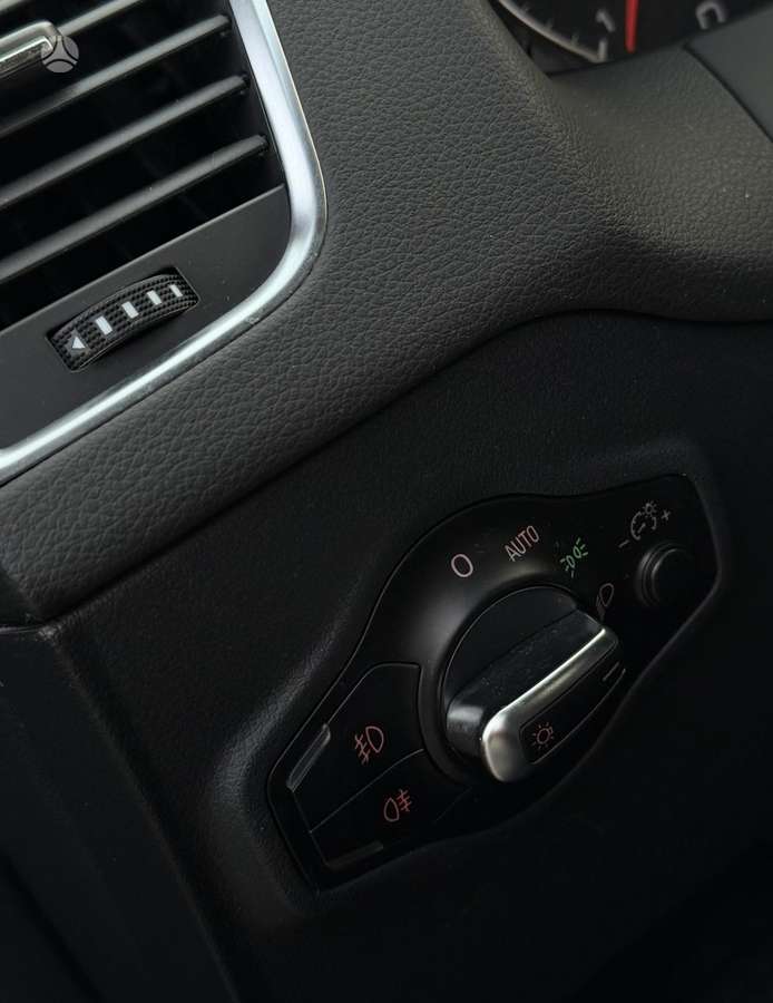 Audi Q5, off-road / crossover