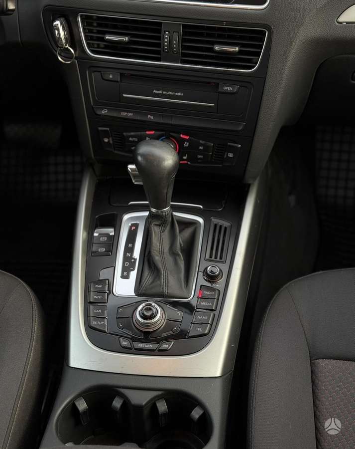 Audi Q5, off-road / crossover