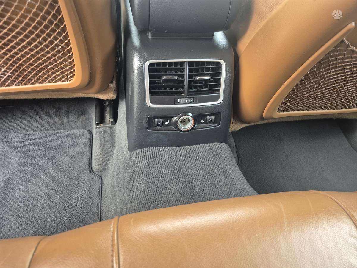 Audi A6, 2.0 l., Седан