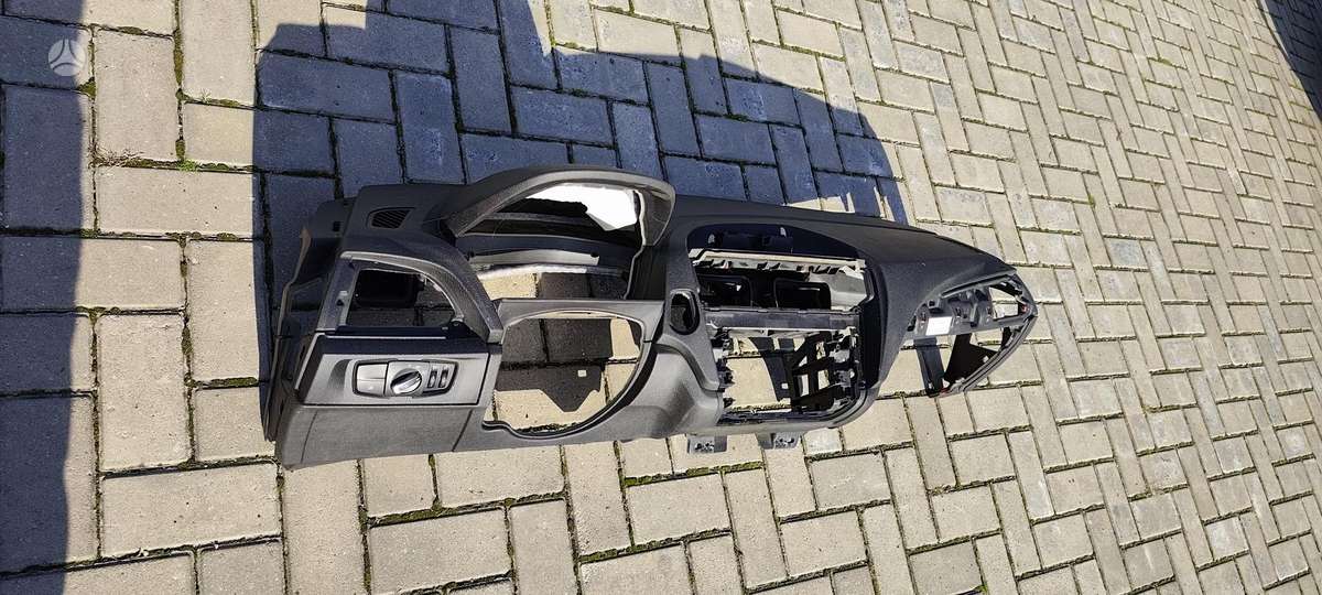 BMW 1 serija, Panele, dashboard