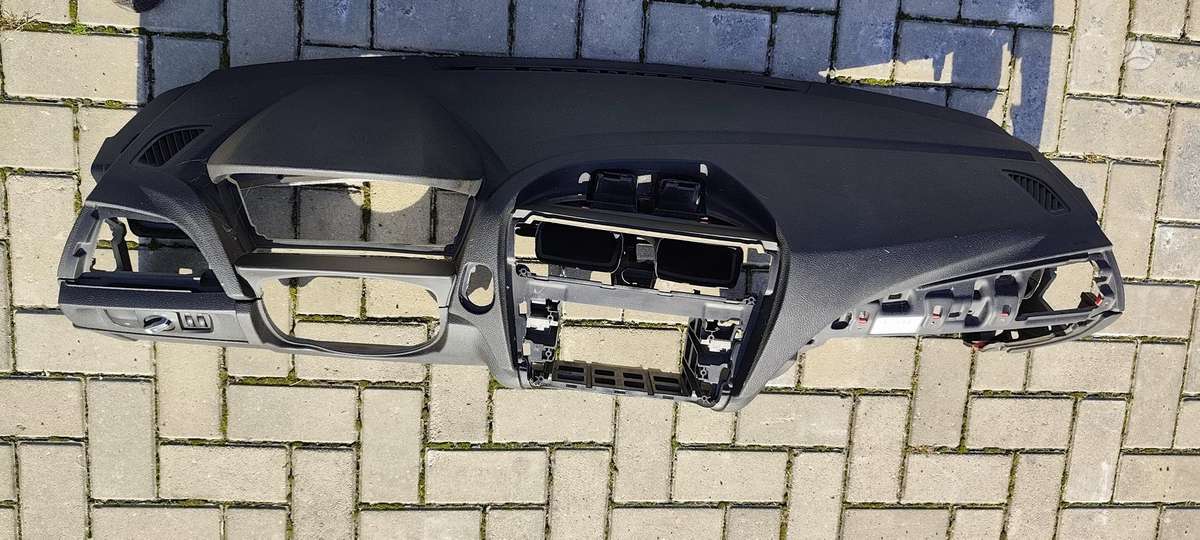 BMW 1 serija, Panele, dashboard