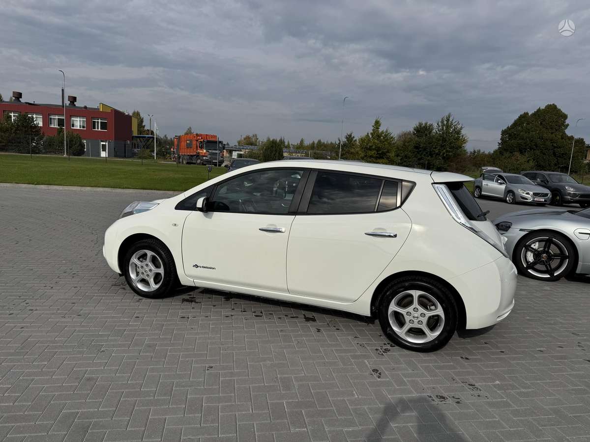 Nissan Leaf, 30 kWh, hečbekas