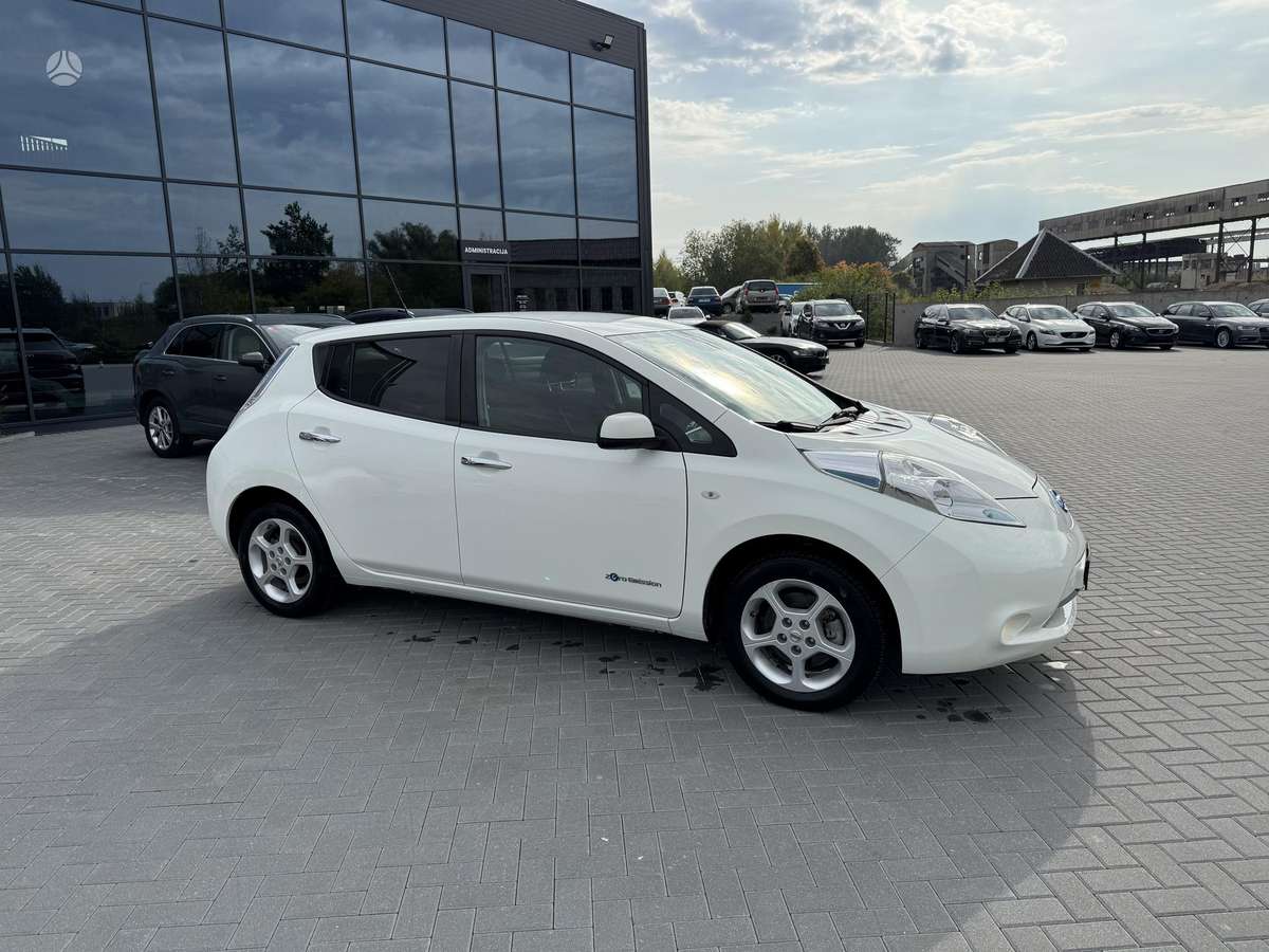 Nissan Leaf, 30 кВт·ч, Хэтчбек