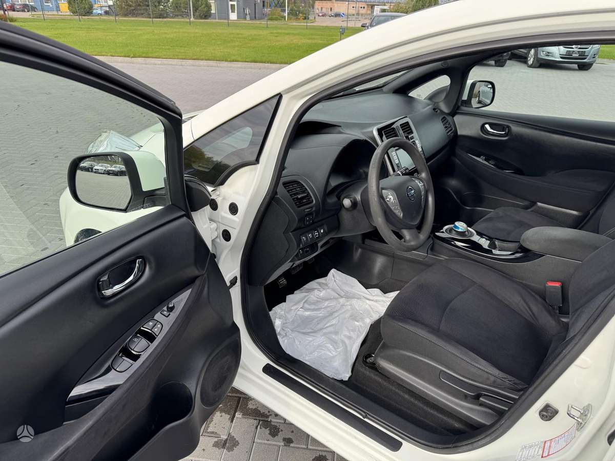 Nissan Leaf, 30 kWh, hečbekas