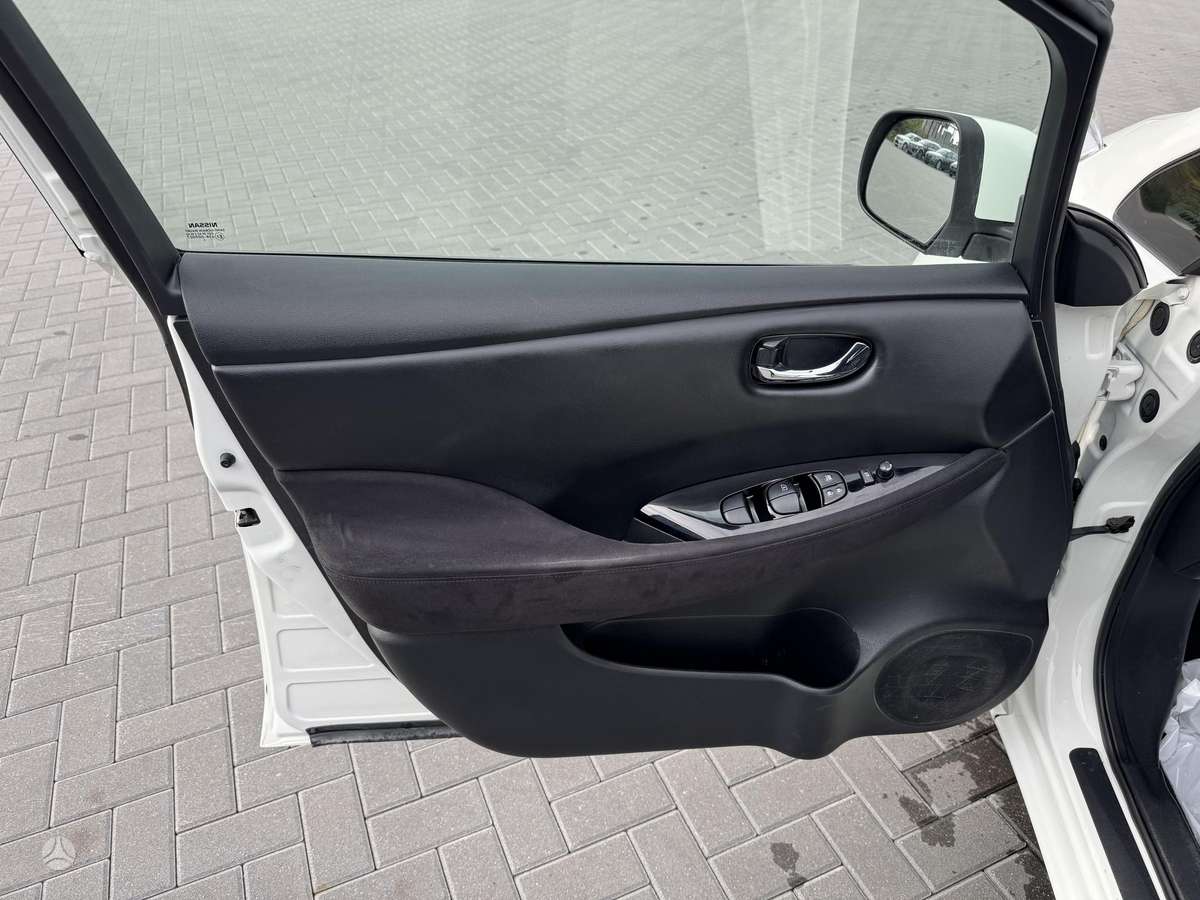Nissan Leaf, 30 kWh, hečbekas