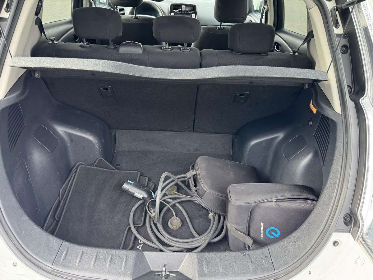 Nissan Leaf, 30 kWh, hečbekas