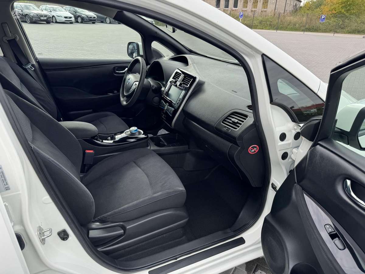 Nissan Leaf, 30 kWh, hečbekas