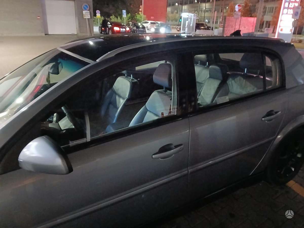 Opel Signum, 2.2 l., hatchback