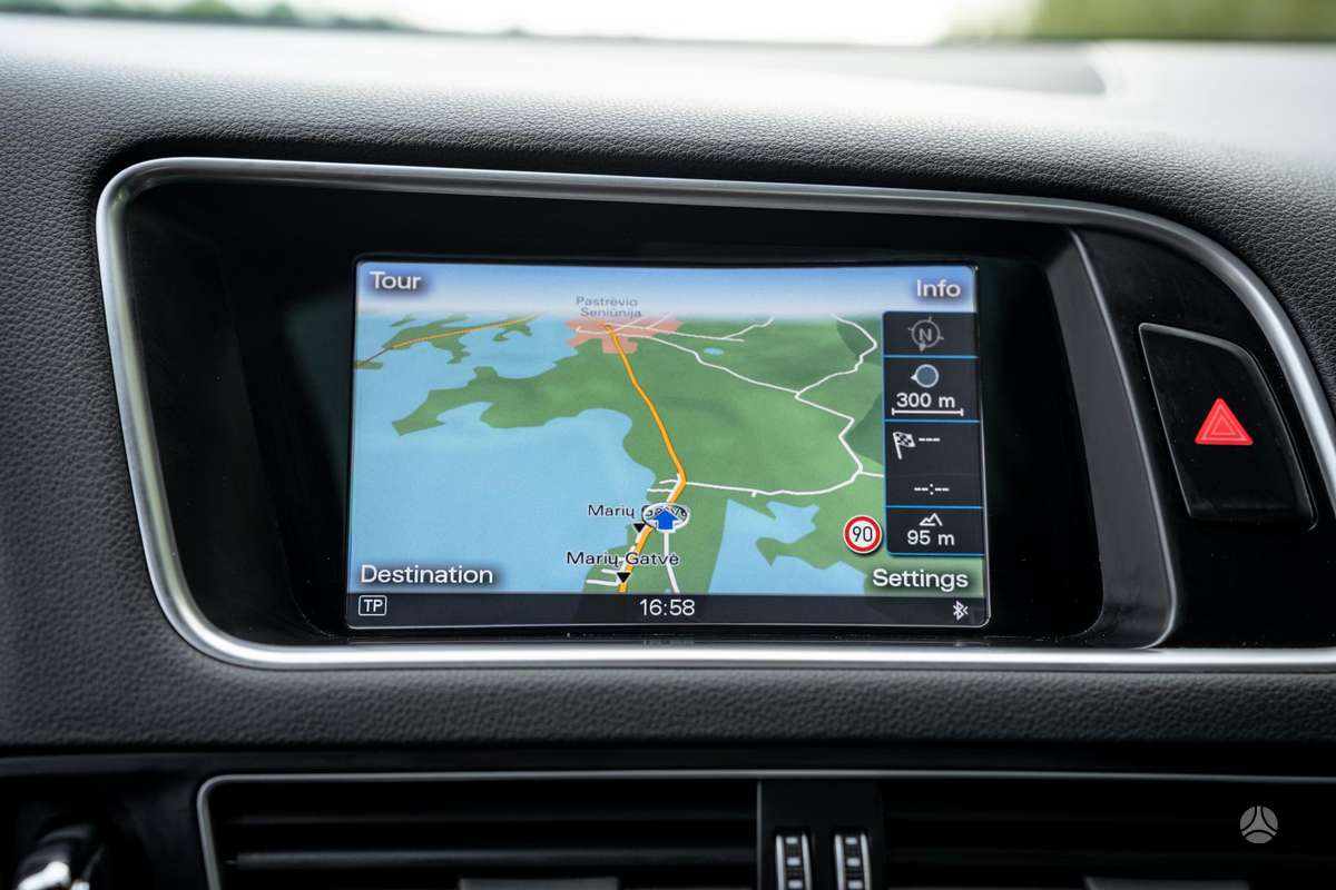 Audi Q5, 2.0 l., Внедорожник / Кроссовер