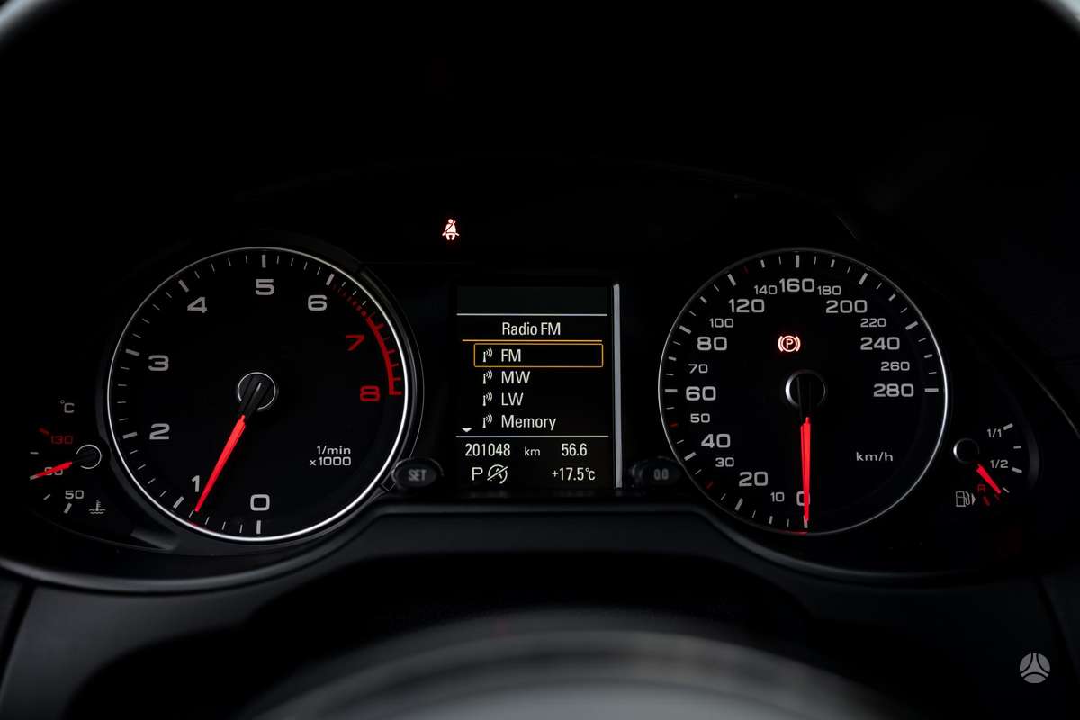 Audi Q5, 2.0 l., Внедорожник / Кроссовер
