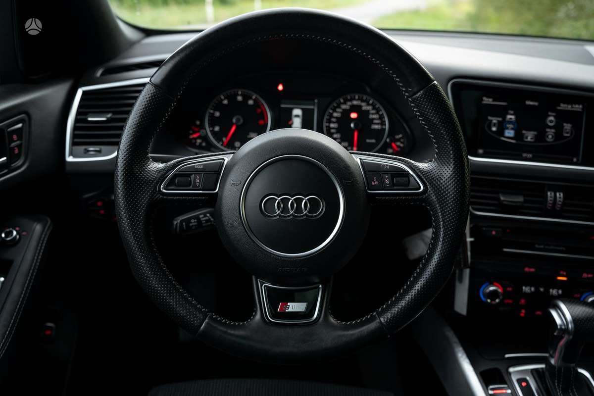 Audi Q5, 2.0 l., Внедорожник / Кроссовер